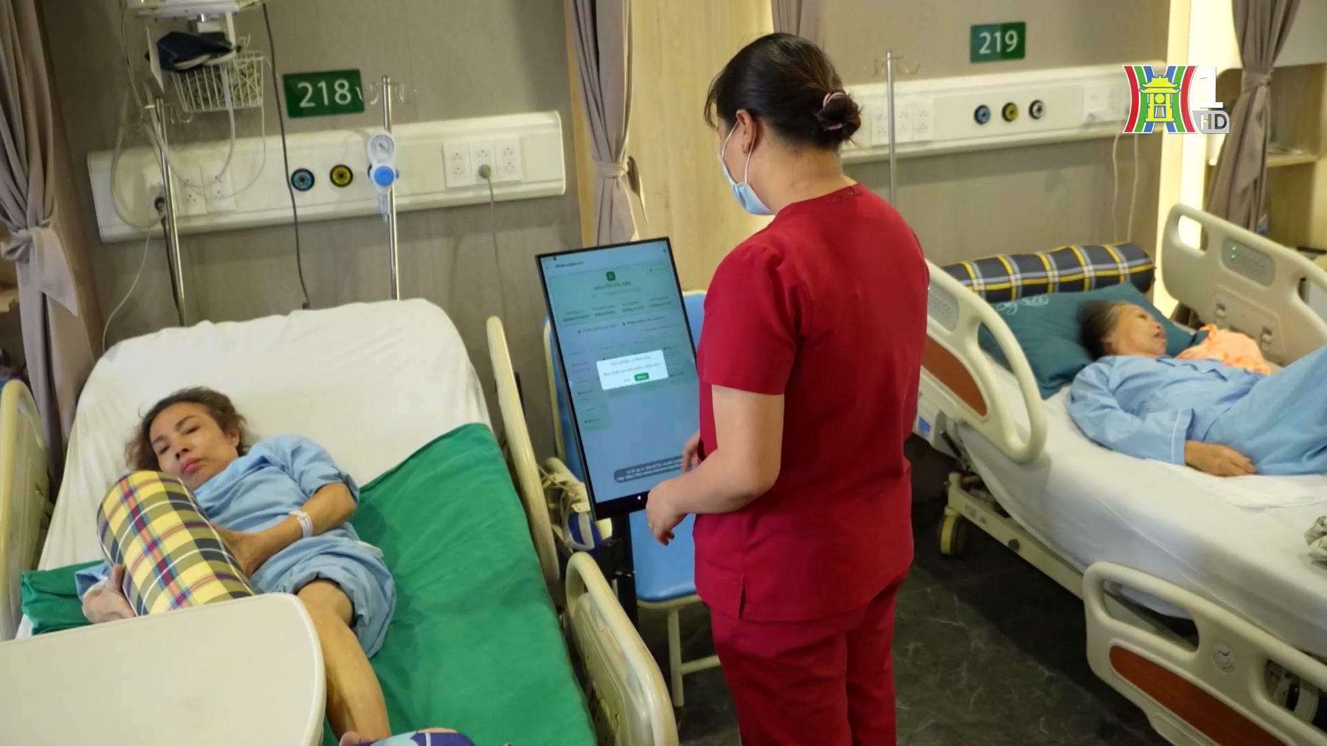 Hà Nội chuyển mình trong công cuộc chuyển đổi số | Thủ đô và thế giới |  05/04/2025